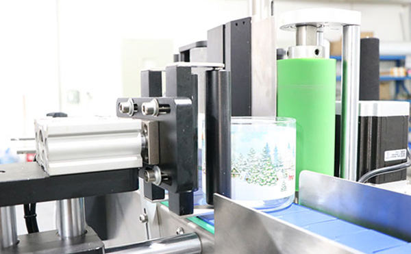 酒瓶双面贴标机,双面贴标机,全自动贴标机