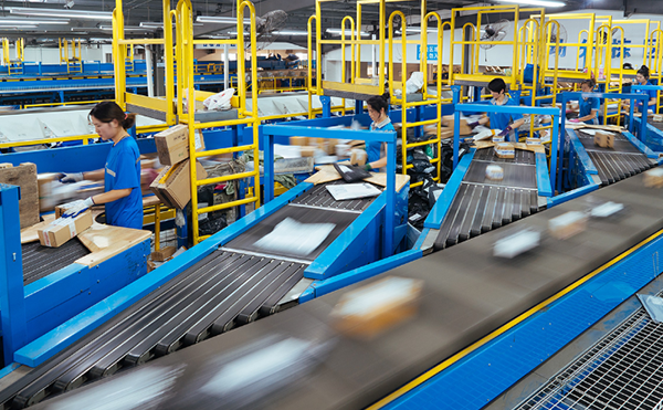 直线交叉带分拣机,交叉带分拣机,DWS物流设备,yl23411永利集团官网