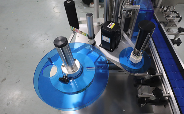 全自动圆瓶贴标机,圆瓶贴标设备,圆瓶贴标机